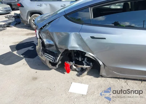 2025 Tesla Model 3 Performance All-Wheel Drive из США, поврежденный, VIN 5YJ3E1ET8SF953826